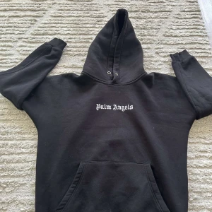 Palm angels hoodie - Bra skick går att skanna och allt