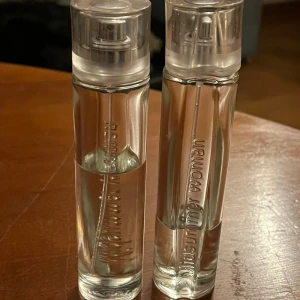 Parfym oriflame midsummer woman  - 2 flaskor med olika mycket i. 