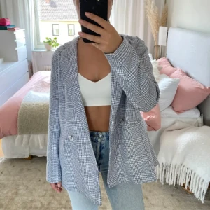 Blazer - Blazer/kavaj från H&M i storlek 44