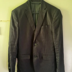 Linne kavaj strl S - Fin svart kavaj i linne  Slim fit Aldrig använd 