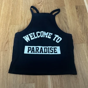 Linne Gina  - Kort Linne från Gina tricot. Som magtröja