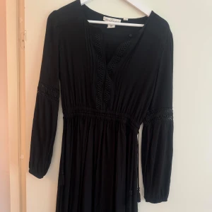 Klänning  - Bra skick Strl 34 H&m