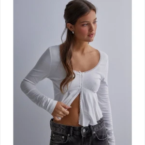 Topp - Topp från Ginatricot , aldrig använt 