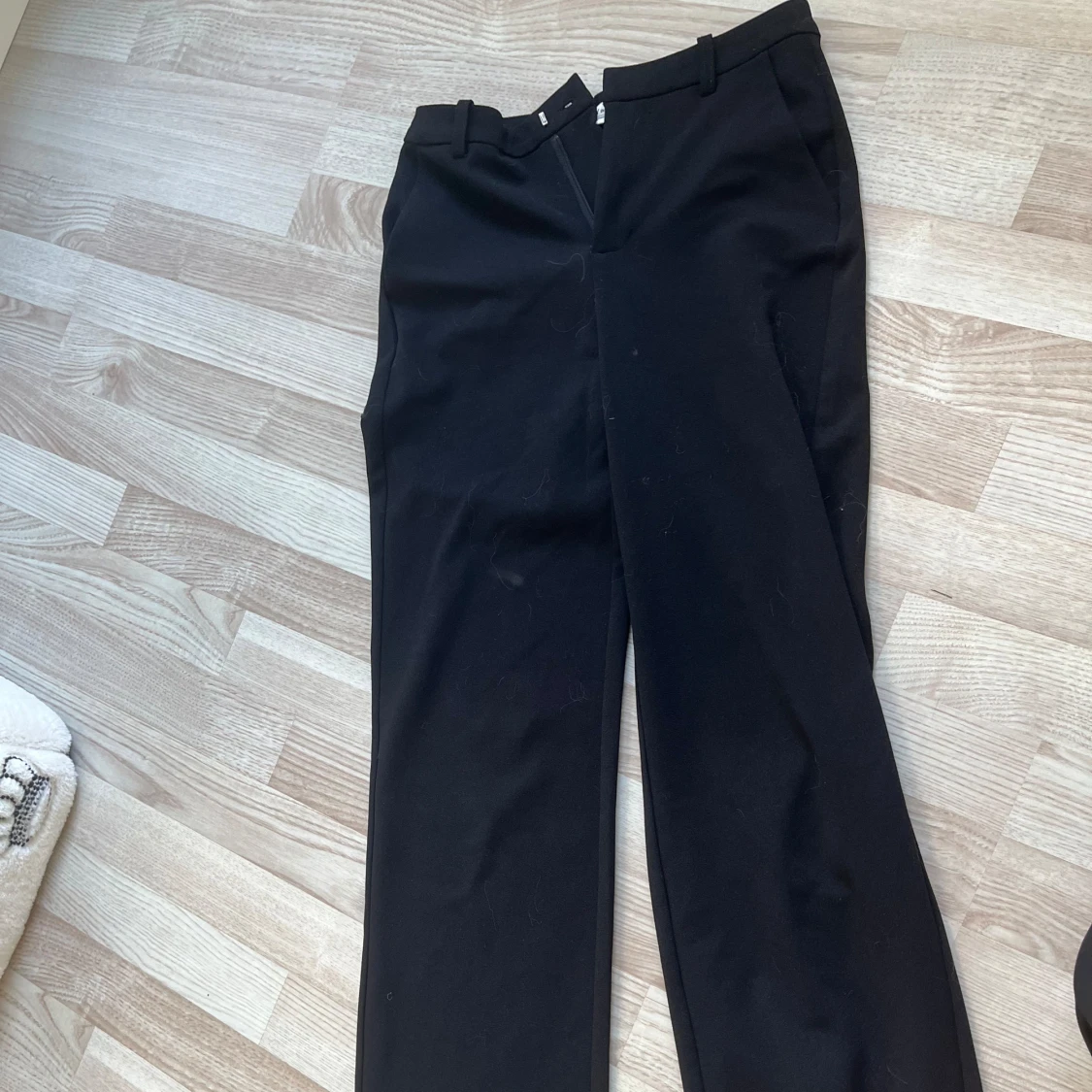 Snygga kostymbyxor från only - 93