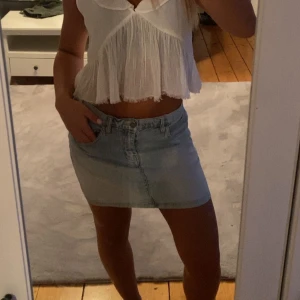 Jeanskjol - Söt jeanskjol från Only. Säljer då den tyvärr är lite för stor💗💕