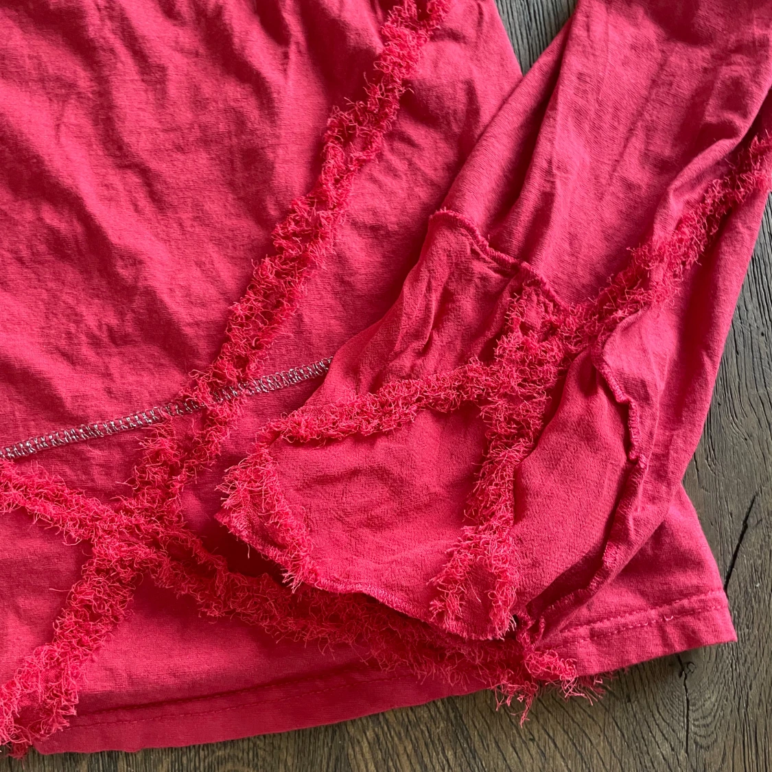 Fin röd långärmad volang topp⭐️ - 92