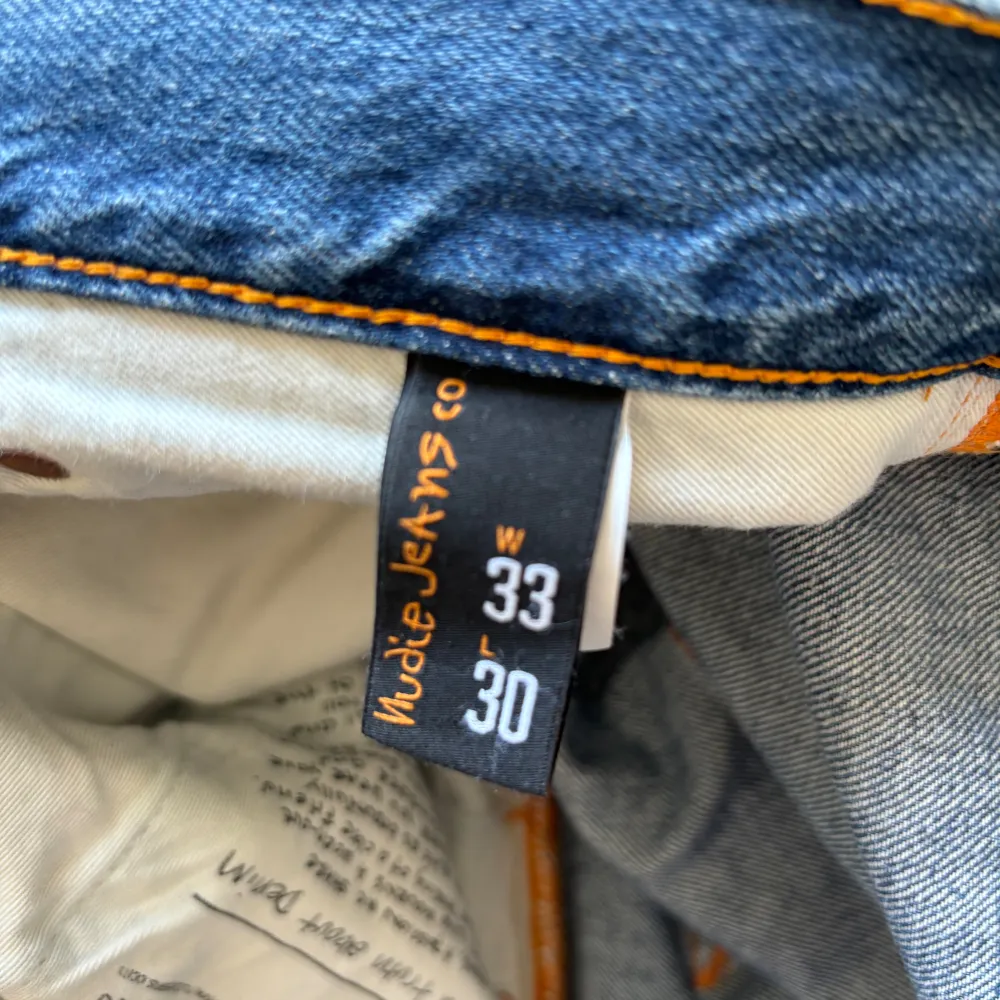Blå Nudie jeans (äkta), bra skick användas fåtal gånger, storlek W:33 L:30, pris går att diskutera vid snabb affär. . Jeans & Byxor.