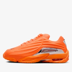 NOCTA Hot Step 2 Total Orange - Storlek 44.  Nyligen beställda.  Skickar riktiga bilder på skorna när de är framme.  Kvitto finns och skickas vid behov!