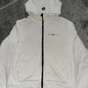 Sailracing kofta - Skick: helt okej har haft den i ett år och har inte använt den på länge och därför vill jag sälja den 