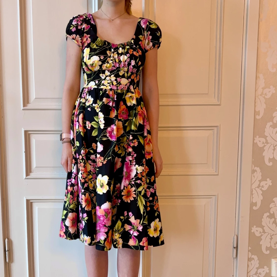 Blommig klänning, Stop Staring!