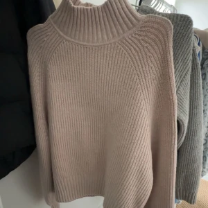 Rosa stickad tröja  - Helt ny stickad tröja ifrån hm!