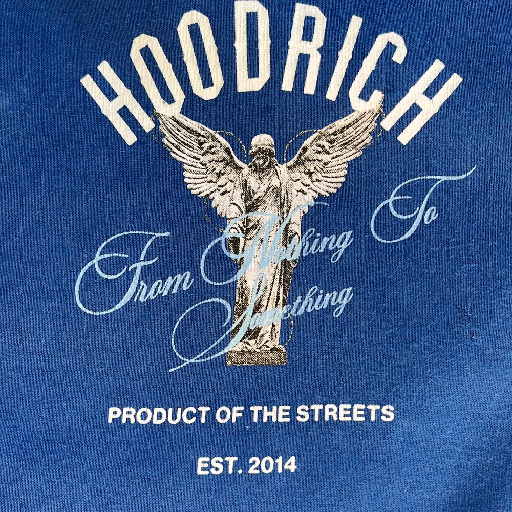 Hoodrich blå small hoodie använt 3gånger original pris 1200 men säljer för 400. Hoodies.