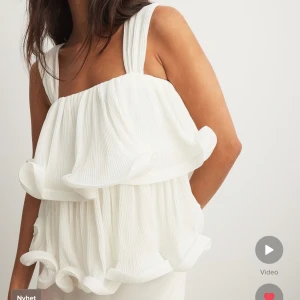 Lojsan Wallin x NA-KD  - Supersöt blus som är slutsåld på hemsidan! Endast testad och lappen kvar💕