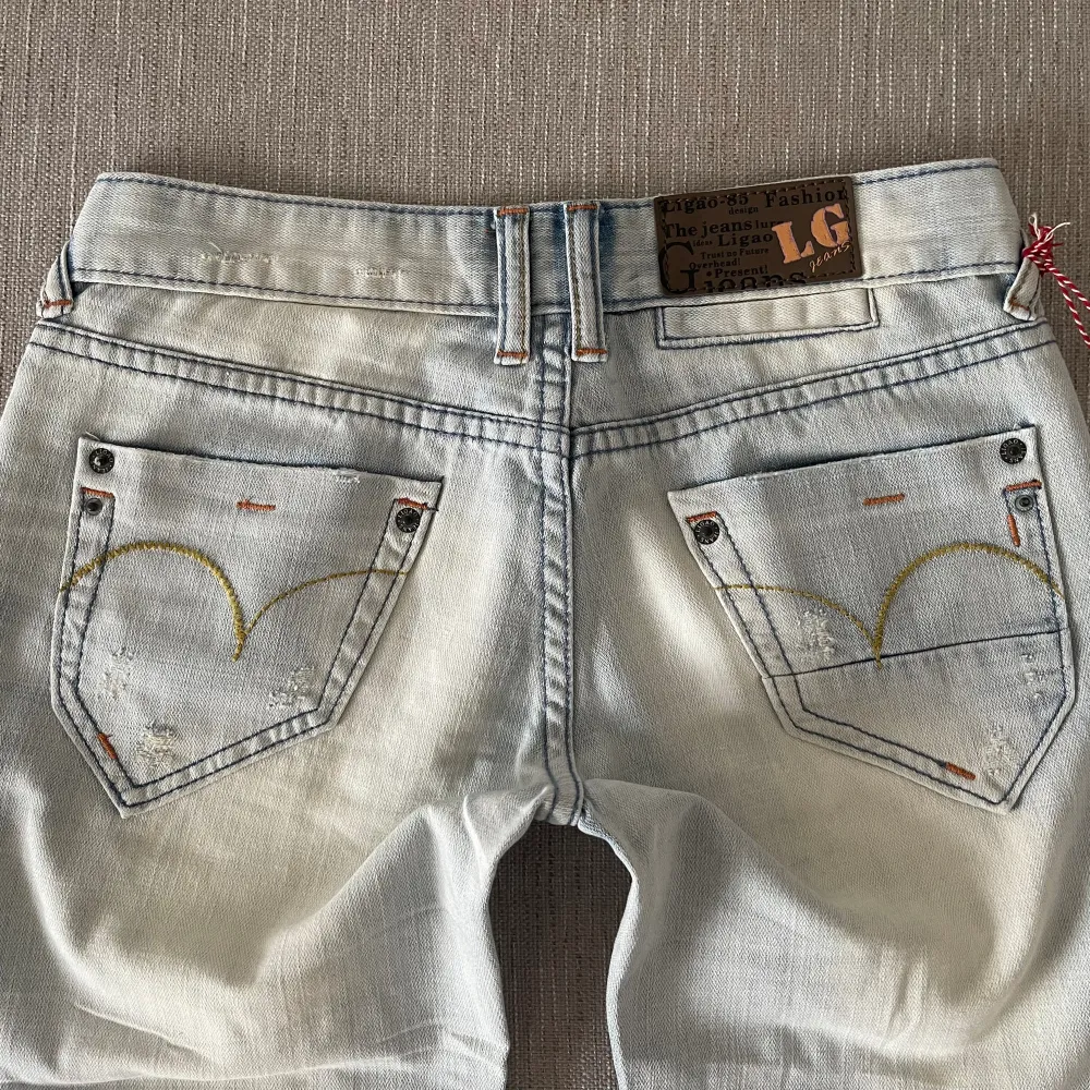 Vintage från Ligao med lapp kvar💞 midja 36 innerben 80 jae 165. Jeans & Byxor.
