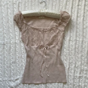 Lest rose topp - Jätte söt topp från Lest rose, japanskt märke 🫶🏻