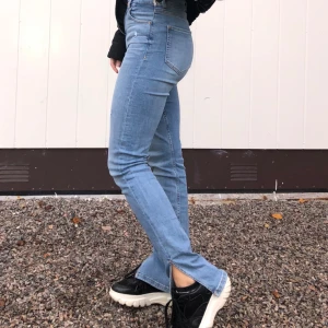 Jeans med slits - Fint skick!