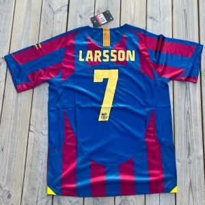 FC BARCELONA LARSSON FOOTBALL JERSEY  - L size pm 