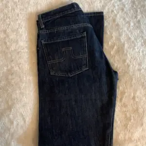 J.lineberg jeans köpta från sellpy. Råkade köpa tjejjeans som ej passar. EJ ANVÄNDA 