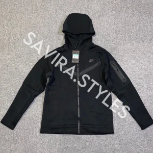 Nike tech svart tracksuit storlek S. - Vid frågor Dm’a.