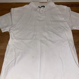 7 stycken piké tröjor från lager 157 i färgerna vit,svart,grå och marinblå alla i storlek S