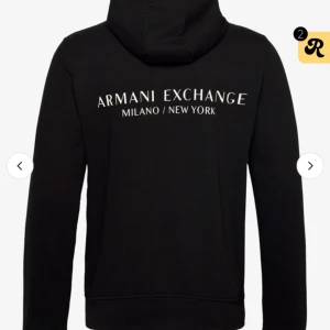Armani hoddie - Säljer denna hoddien, har inga skador eller märken men den är lite solblekt. Hör gärna av er vid fler frågor eller bilder!💗