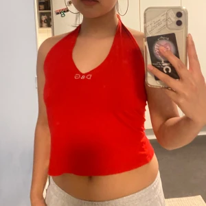  red top - Red Top från D&G❣️ osäkert om den är äkta eller inte, har köpt från second hand