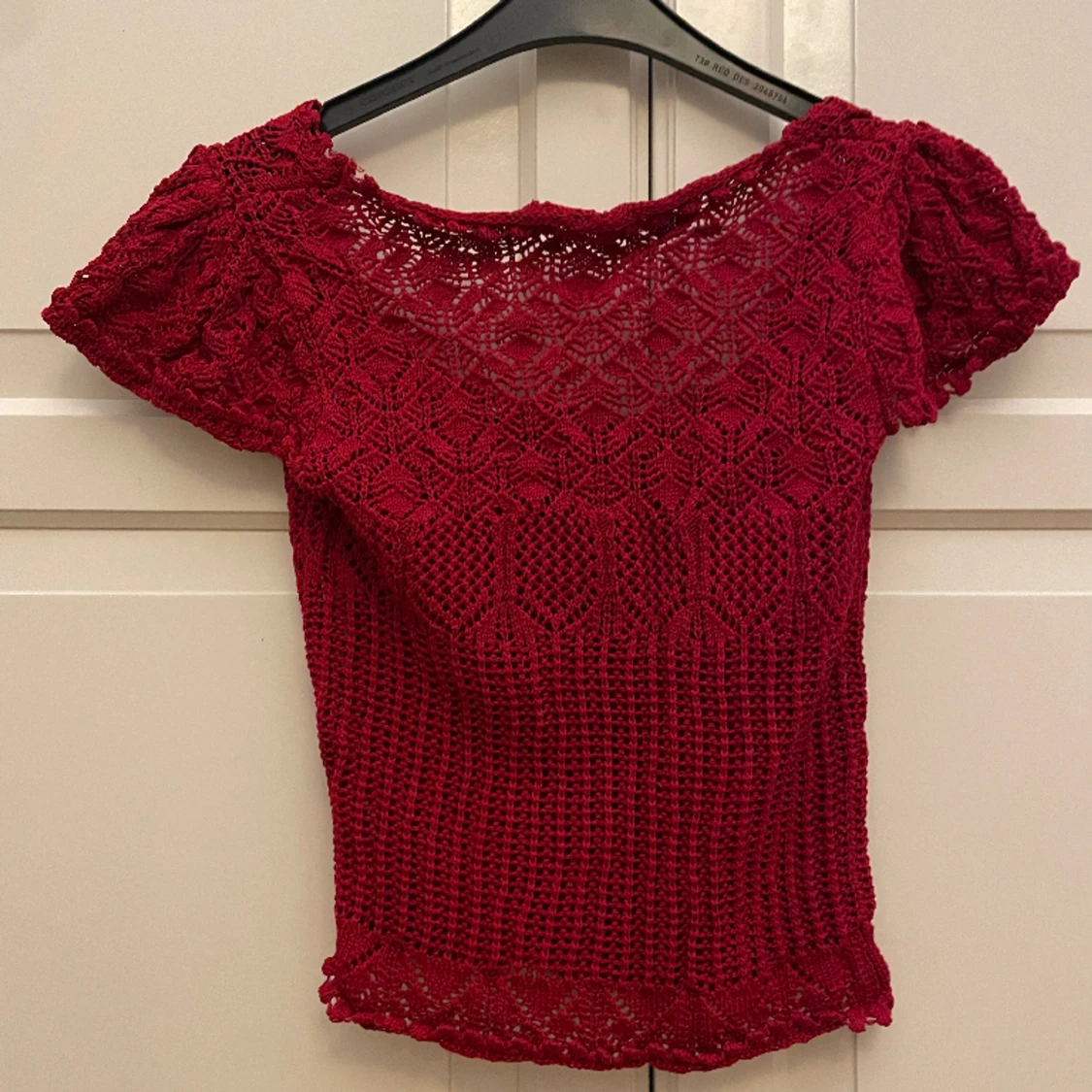 Kortärmad, stickad topp - 90