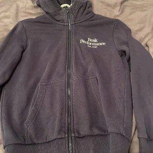 Peak performance  - Fint skick! Barnstorlek men passar en  Xs