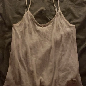odd molly linne  - ett super gulligt linne från odd molly med fina detaljer, storlek 0 som motsvarar xs!!💞💞