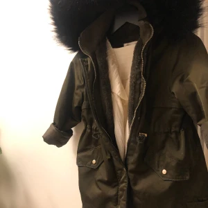 Vinter jackan barn - Jättefin jackan från Zara Kids 122 cm. 