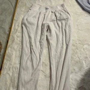 Vita tjocka fodrade mjukis  - Stl S  Vita 