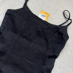 Denim Klänning - Helt ny klänning i ett mjukt jeans material, helt ny☁️Frakt tillkommer📦