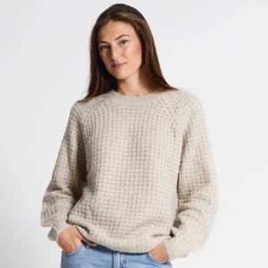 Beige stickad tröja💞 - Säljer denna supersköna och fina stickade tröjan❤️😘pris kan diskuteras vid snabb affär