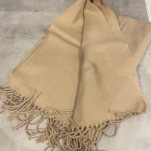 Halsduk - sen jättefin halsduk🥰