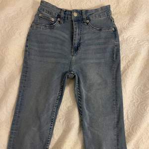 Jeans för storlek S inte mycket använda och mest legat i garderoben. 