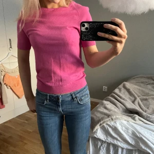 Kortärmat stickad tröja - Finstickad kortärmad från Mango!💕