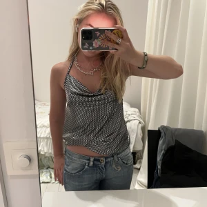 Silver topp - Så fin silvrig topp perfekt till fest 💕