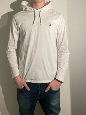 Ralph Lauren Hoodie  - Ralph Lauren Hoodie Skick:9/10 Storlek:S Priset är ej hugget i sten.