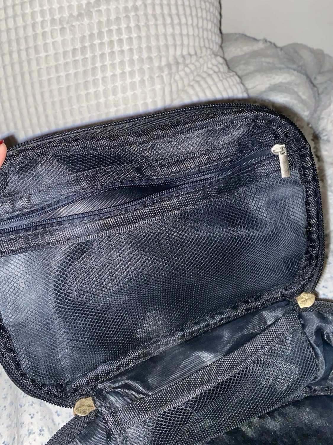 Svart rutig necessär med dragkedja - 2