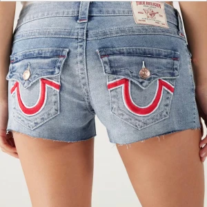 True religion shorts - true religion shorts i storlek 24, knappt använda🤎kan sänka priset.