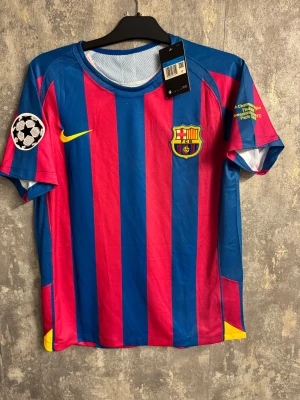 Barça Ronaldinho 10 matchtröja - S/M - Helt ny i storlek M, lite liten i storlek så passar även S. 