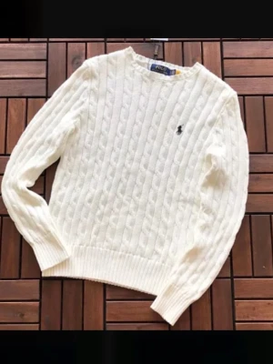 Vit kabelstickad tröja från Polo Ralph Lauren - Polo Ralph Lauren tröja jätte skön 