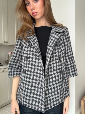 Trend kappa - Säljer nu denna jätte poppis jackan!! Drömmigaste vår jackan🤍