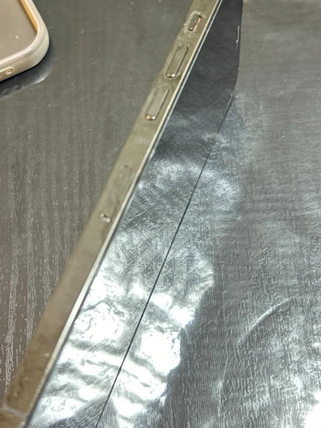 Silverfärgad iPhone med dubbla kameror - 1