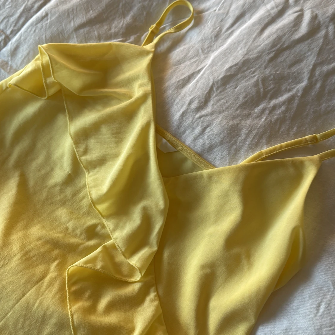 Gul linnetopp med volang från H&M - 1