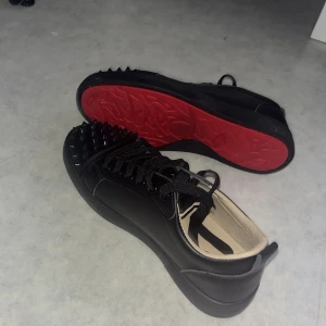 Loubitins skor - Stilrena och perfekta för vardagliga aktiviteter, du kommer sticka ut mer (: