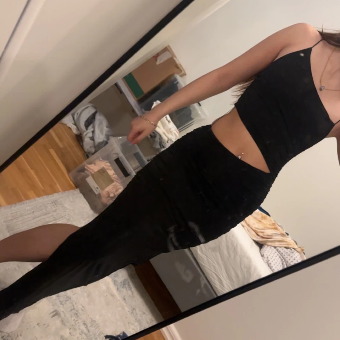 Svart långklänning med cut out - 2