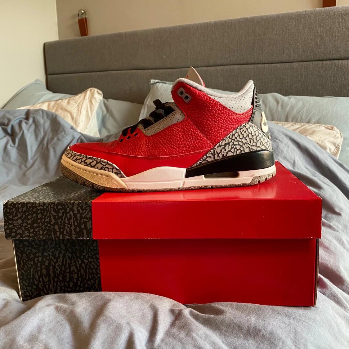 Nike Air Jordan 3  - 1