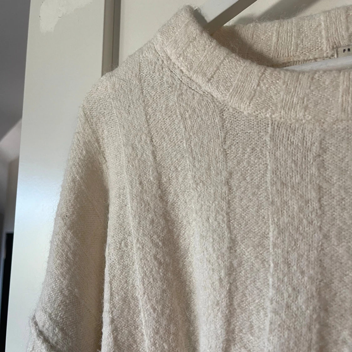 Vit stickad tröja från Gina Tricot - 2