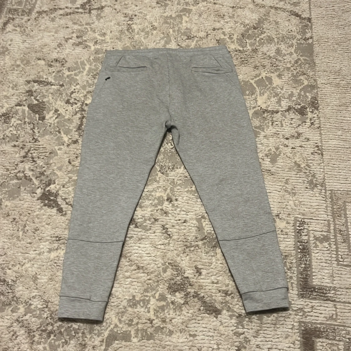 Grå mjukisbyxor från Zara med snörning - 2